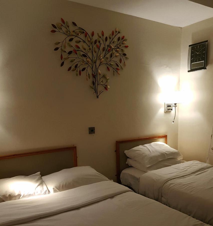 Linden Tree Bed & Breakfast Gloucester Eksteriør bilde